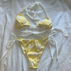 Yllw the Label Piper Terry Bikini Set Oops-a-daisy print Swimsuit size Small NEW
